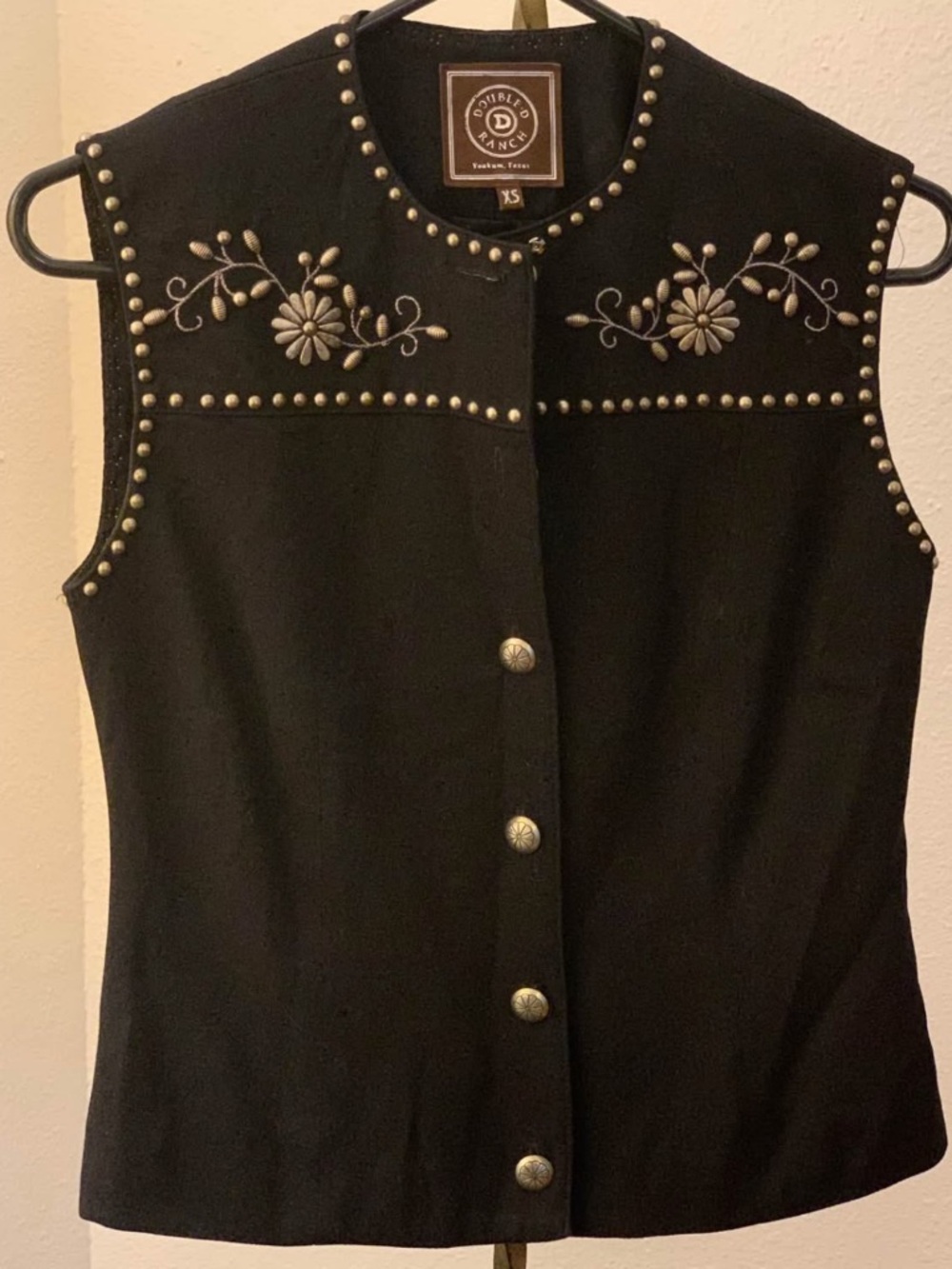 Double D Ranch Black Studded Floral Embroidered Sleeveless Vest XS EUC